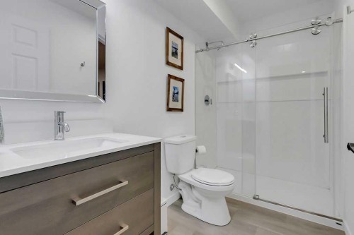 14 Cedar Square, Blackfalds, AB - Indoor Photo Showing Bathroom