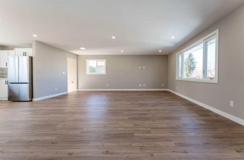 25 Osborne Street, Red Deer, AB - Indoor