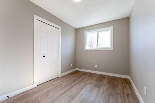 25 Osborne Street, Red Deer, AB - Indoor Photo Showing Other Room