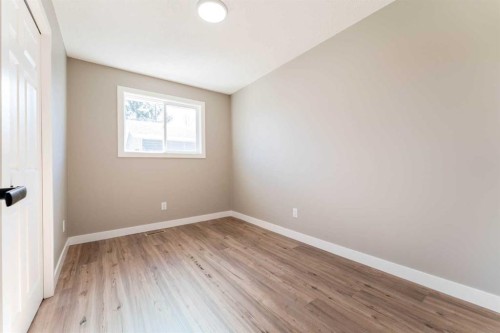 25 Osborne Street, Red Deer, AB - Indoor Photo Showing Other Room
