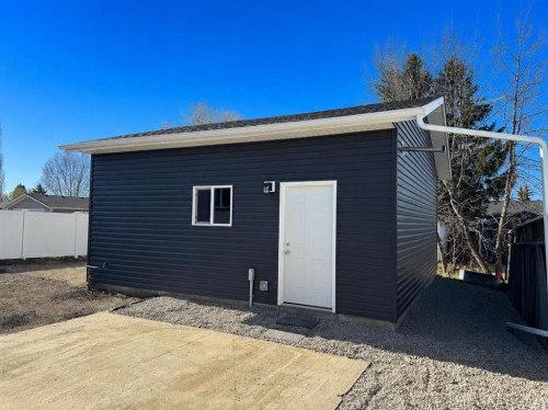 25 Osborne Street, Red Deer, AB - Outdoor