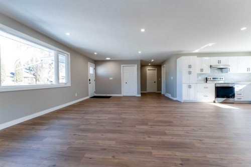 25 Osborne Street, Red Deer, AB - Indoor