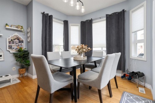 5204 33 Avenue, Camrose, AB - Indoor Photo Showing Dining Room
