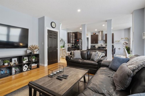 5204 33 Avenue, Camrose, AB - Indoor Photo Showing Living Room