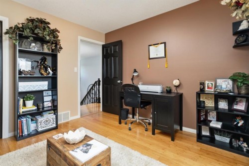 5204 33 Avenue, Camrose, AB - Indoor Photo Showing Other Room