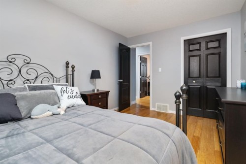 5204 33 Avenue, Camrose, AB - Indoor Photo Showing Bedroom