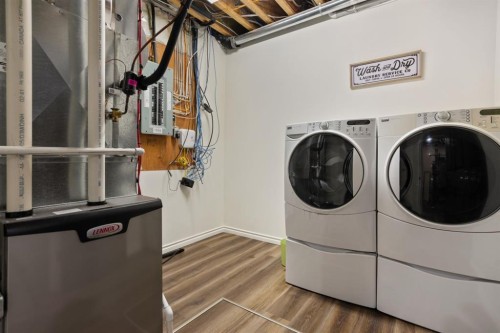5204 33 Avenue, Camrose, AB - Indoor Photo Showing Laundry Room