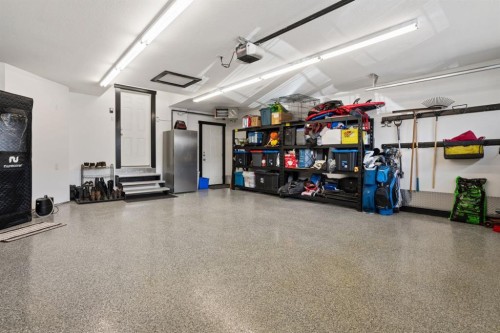 5204 33 Avenue, Camrose, AB - Indoor Photo Showing Garage