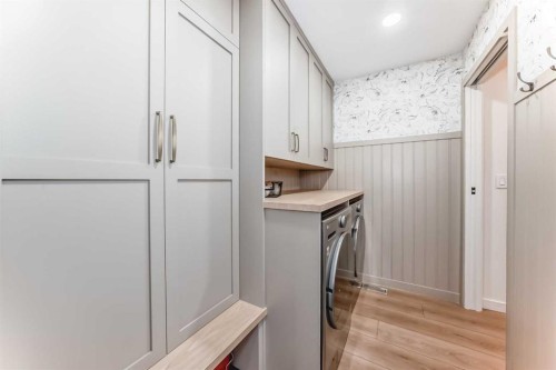 26 Lawson Close, Red Deer, AB - Indoor Photo Showing Laundry Room