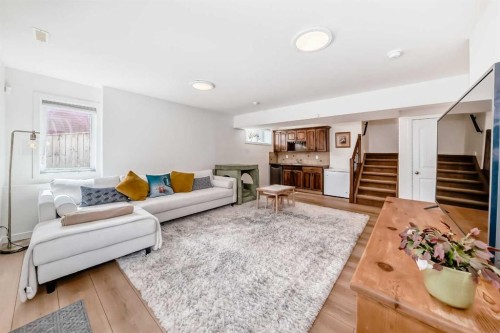 26 Lawson Close, Red Deer, AB - Indoor Photo Showing Living Room