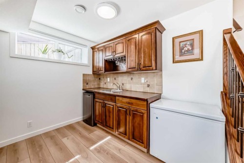 26 Lawson Close, Red Deer, AB - Indoor Photo Showing Kitchen