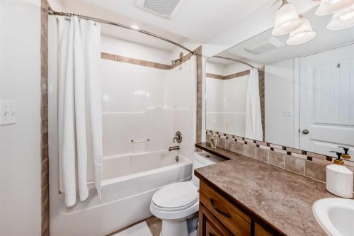 26 Lawson Close, Red Deer, AB - Indoor Photo Showing Bathroom