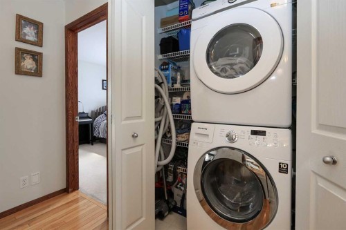 50 Donald Close, Red Deer, AB - Indoor Photo Showing Laundry Room