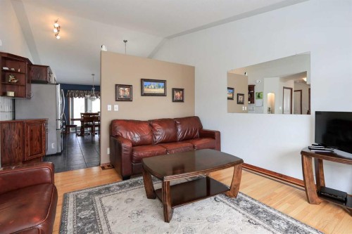 50 Donald Close, Red Deer, AB - Indoor Photo Showing Living Room