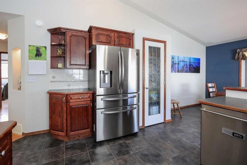 50 Donald Close, Red Deer, AB - Indoor Photo Showing Kitchen