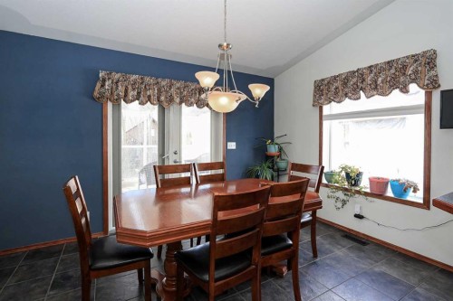 50 Donald Close, Red Deer, AB - Indoor Photo Showing Dining Room
