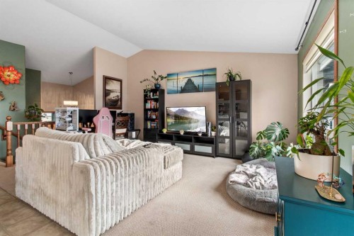 36 Lanterman Close, Red Deer, AB - Indoor Photo Showing Living Room