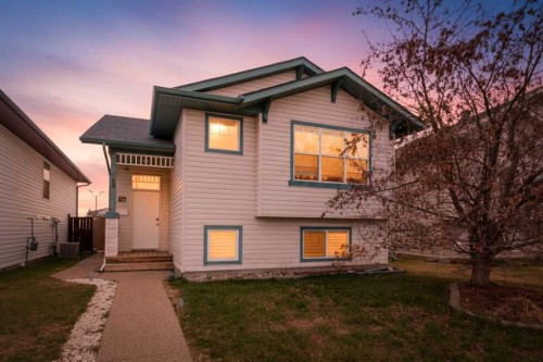 36 Lanterman Close, Red Deer, AB - Outdoor