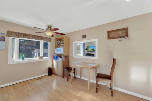 5221 52 Street, Mirror, AB - Indoor