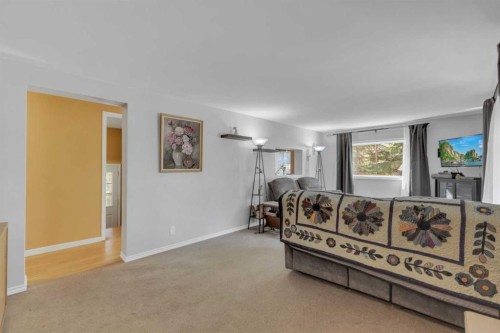 5221 52 Street, Mirror, AB - Indoor