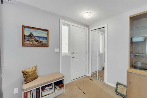 5221 52 Street, Mirror, AB - Indoor Photo Showing Other Room