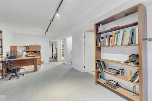 5221 52 Street, Mirror, AB - Indoor Photo Showing Other Room
