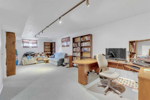 5221 52 Street, Mirror, AB - Indoor