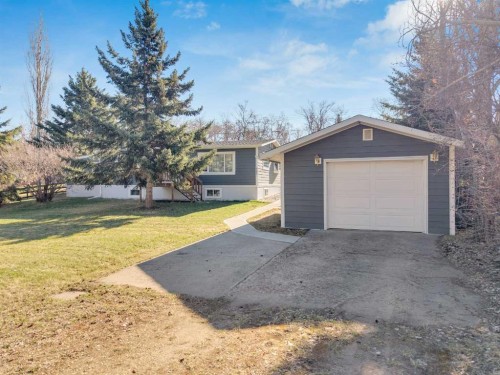 5221 52 Street, Mirror, AB - Outdoor