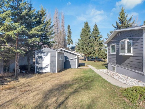 5221 52 Street, Mirror, AB - Outdoor