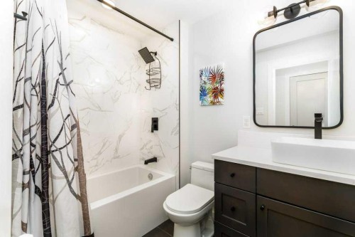 2 Scott Street, Red Deer, AB - Indoor Photo Showing Bathroom