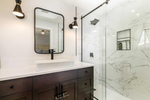 2 Scott Street, Red Deer, AB - Indoor Photo Showing Bathroom