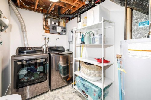 2 Scott Street, Red Deer, AB - Indoor Photo Showing Laundry Room