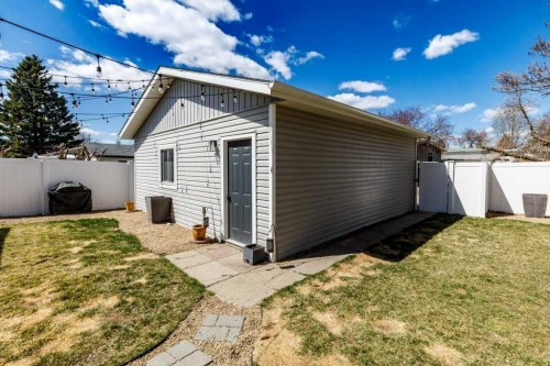 2 Scott Street, Red Deer, AB - Outdoor