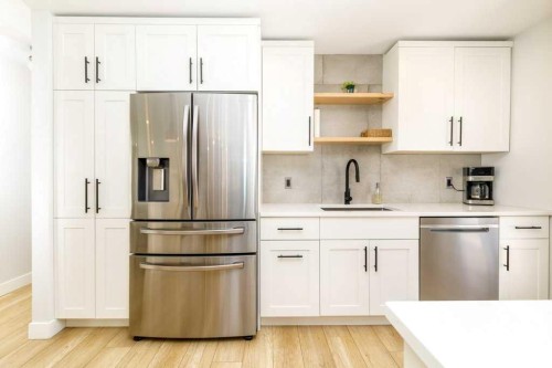 2 Scott Street, Red Deer, AB - Indoor Photo Showing Kitchen With Upgraded Kitchen