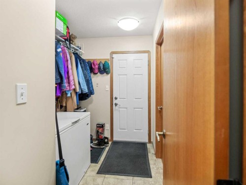 15 Agnew Close, Red Deer, AB - Indoor Photo Showing Other Room