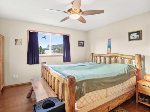 15 Agnew Close, Red Deer, AB - Indoor Photo Showing Bedroom