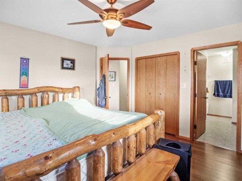 15 Agnew Close, Red Deer, AB - Indoor Photo Showing Bedroom