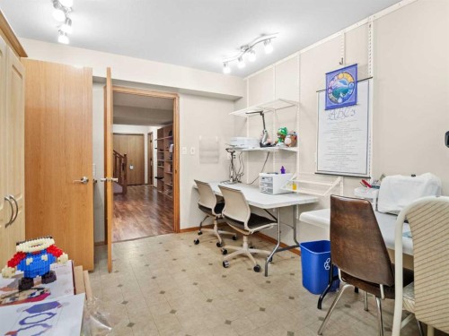 15 Agnew Close, Red Deer, AB - Indoor Photo Showing Office