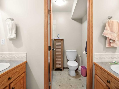 15 Agnew Close, Red Deer, AB - Indoor Photo Showing Bathroom