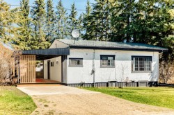 2026 9 Avenue Rural Red Deer County, AB T0M 1V0