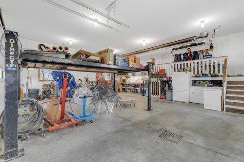 39505 Range Road 252, Rural Lacombe County, AB - Indoor Photo Showing Garage
