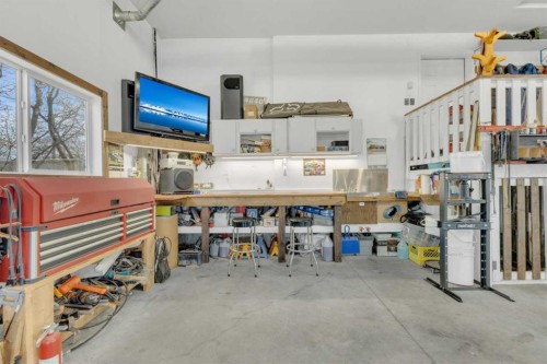 39505 Range Road 252, Rural Lacombe County, AB - Indoor Photo Showing Garage