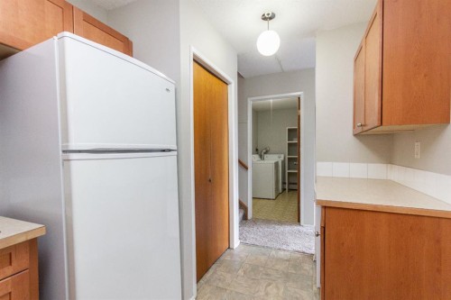19 Gibson Close, Red Deer, AB - Indoor