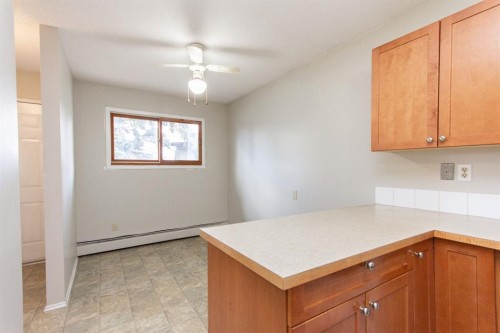 19 Gibson Close, Red Deer, AB - Indoor Photo Showing Kitchen