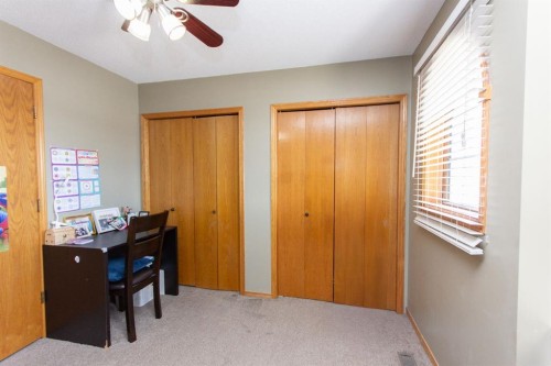16 Davis Close, Red Deer, AB - Indoor Photo Showing Other Room