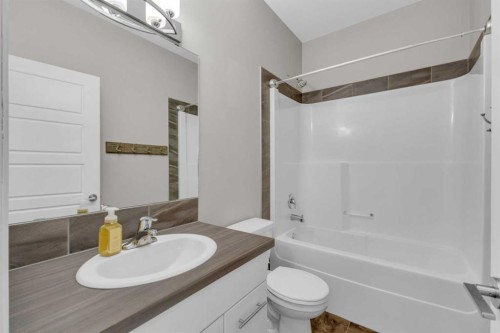 149 Hawkridge Boulevard, Penhold, AB - Indoor Photo Showing Bathroom