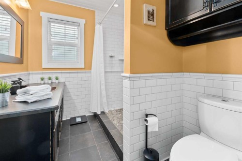 36 Lakeview Avenue, White Sands, AB - Indoor Photo Showing Bathroom