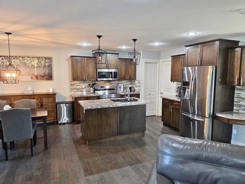 210 Viscount Drive, Red Deer, AB - Indoor Photo Showing Kitchen With Stainless Steel Kitchen With Upgraded Kitchen