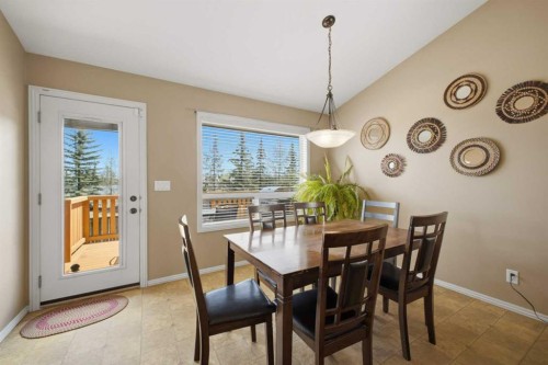 135 Issard Close, Red Deer, AB - Indoor Photo Showing Dining Room