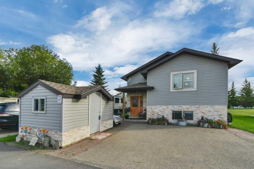 3070-25074 South Pine Lake Road  Rural Red Deer County, AB T0M 1S0